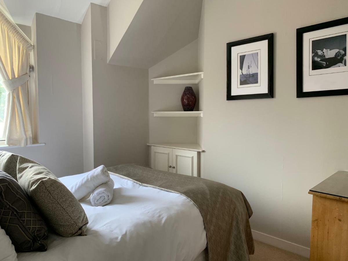 The Courtyard 2 Bedroom Apartments In Central Windsor With Parking מראה חיצוני תמונה